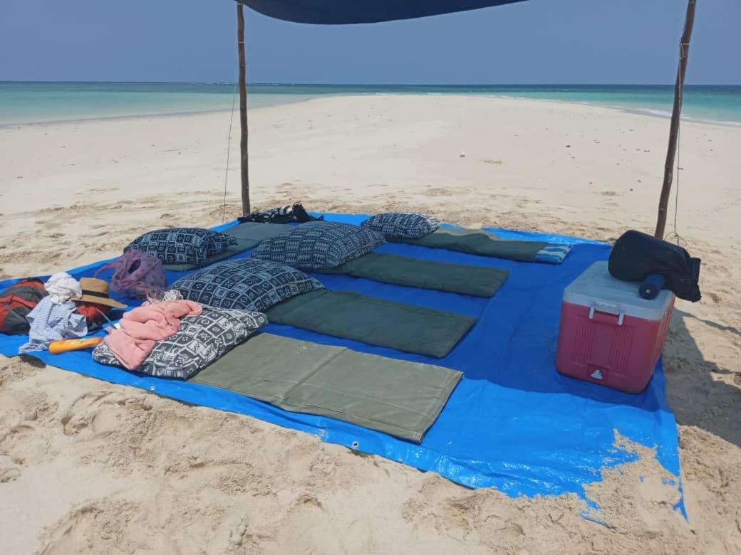 Ushongo Beach Bandas Pangani Buitenkant foto