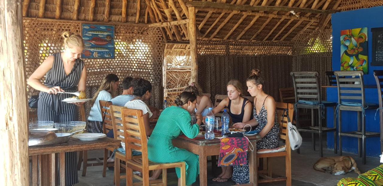 Ushongo Beach Bandas Pangani Buitenkant foto