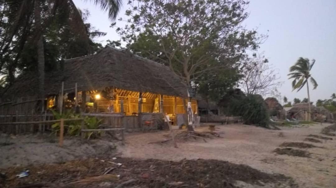 Ushongo Beach Bandas Pangani Buitenkant foto