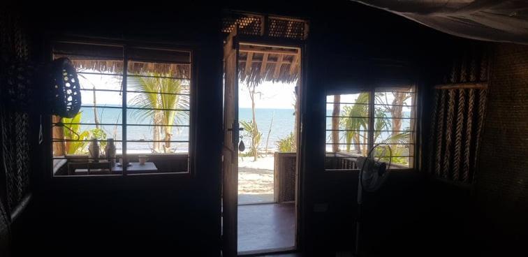 Ushongo Beach Bandas Pangani Buitenkant foto