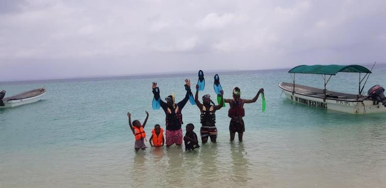 Ushongo Beach Bandas Pangani Buitenkant foto