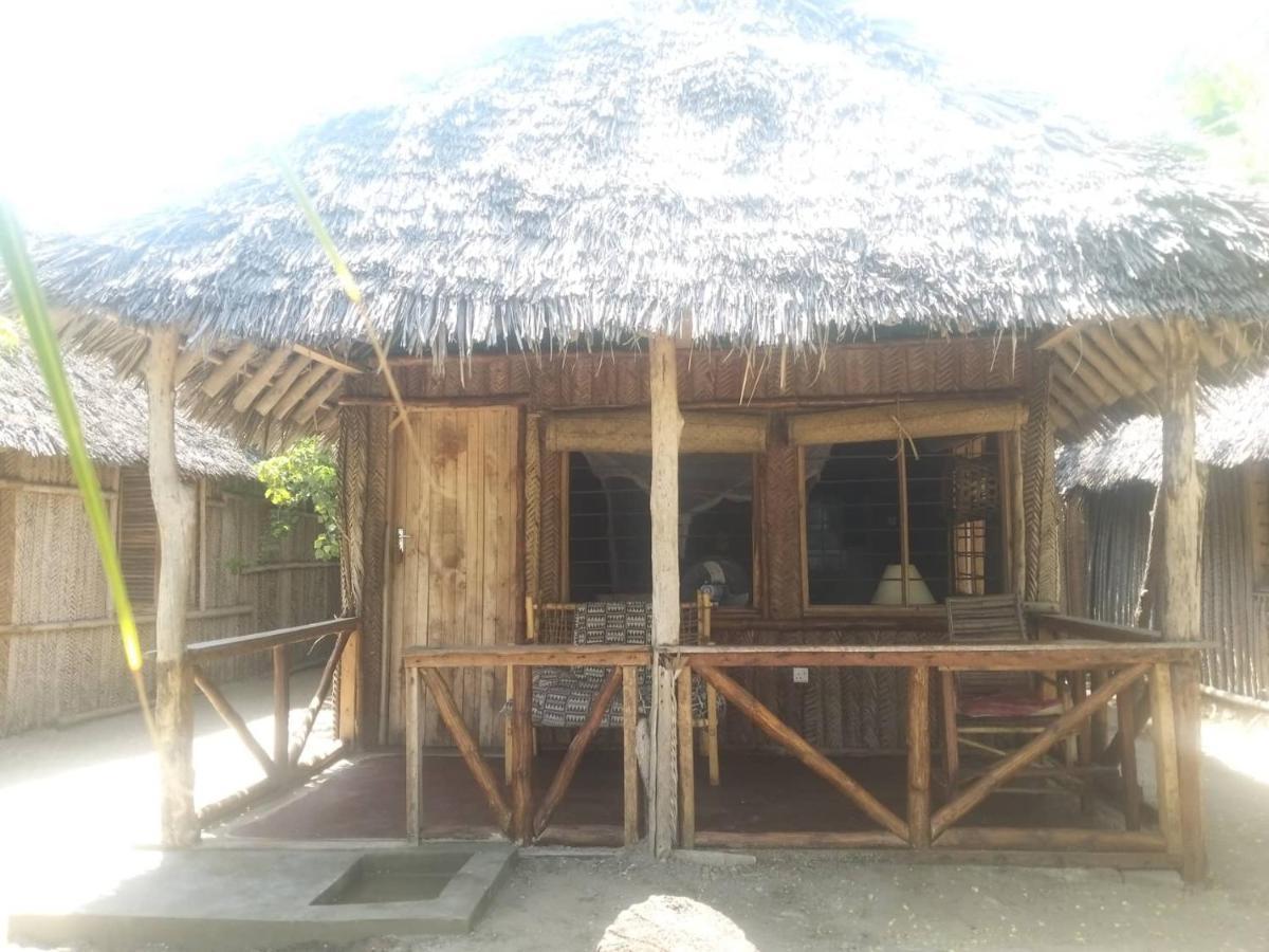 Ushongo Beach Bandas Pangani Buitenkant foto