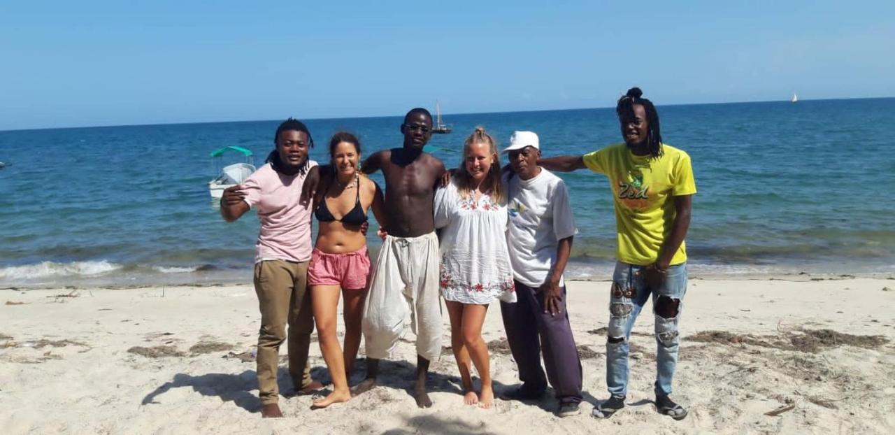 Ushongo Beach Bandas Pangani Buitenkant foto