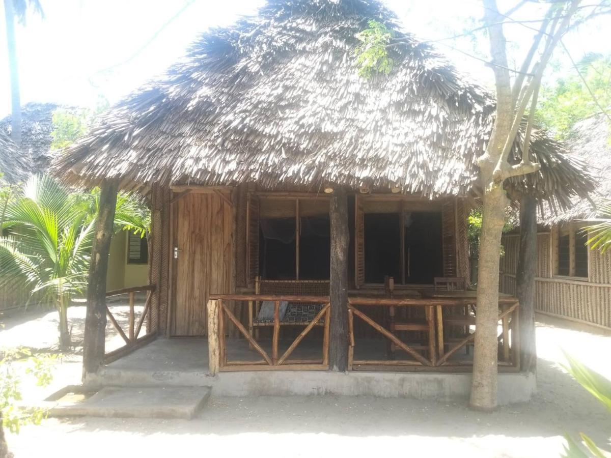 Ushongo Beach Bandas Pangani Buitenkant foto