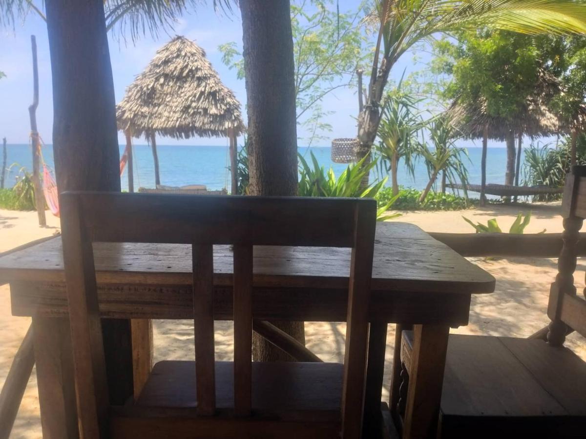 Ushongo Beach Bandas Pangani Buitenkant foto