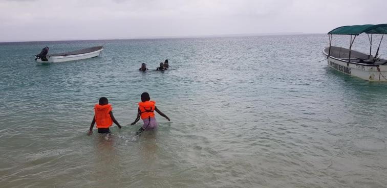 Ushongo Beach Bandas Pangani Buitenkant foto