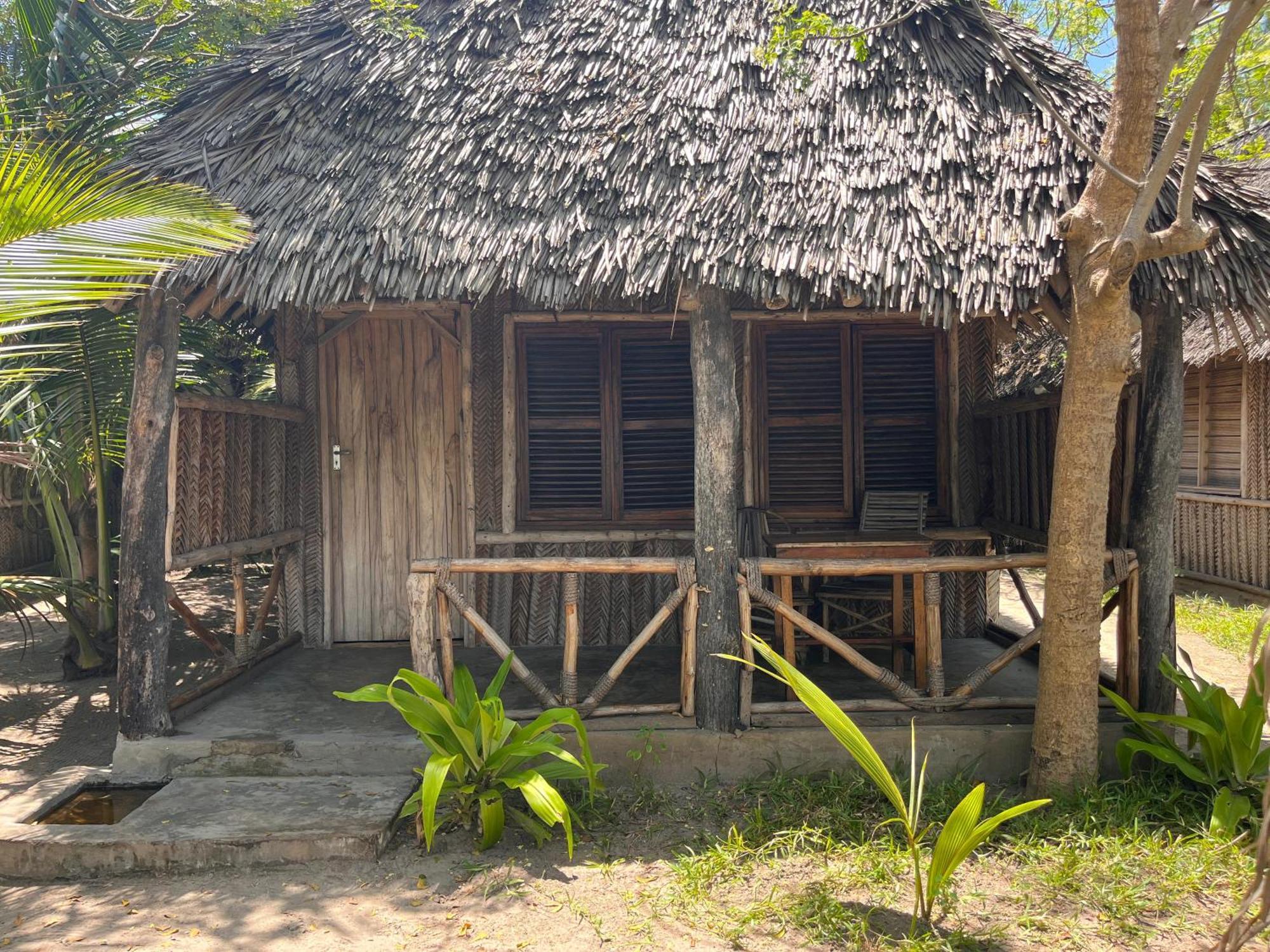 Ushongo Beach Bandas Pangani Buitenkant foto